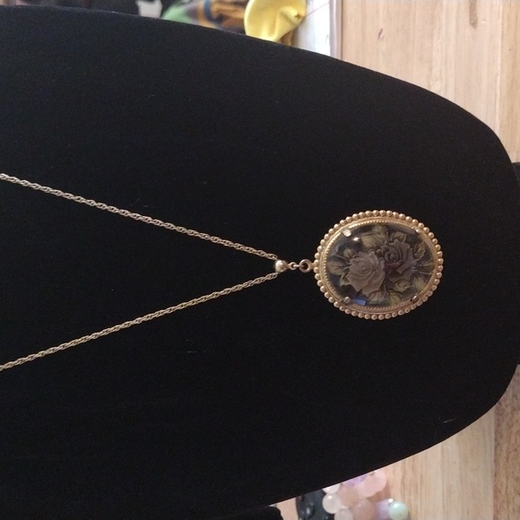 Necklace - Picture 1 of 5